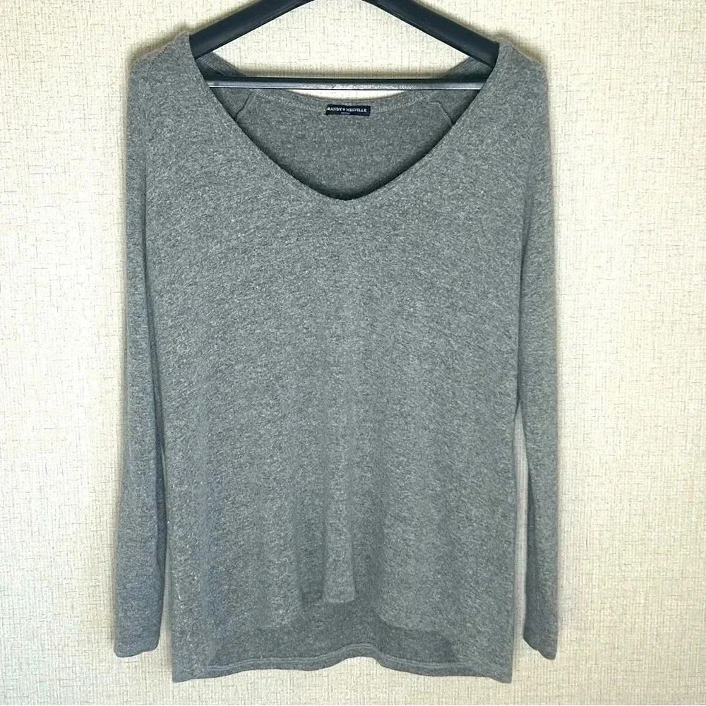 Brandy Melville Womens Lane Wool Blend Sweater OS Gray Long Sleeve V-Neck Italy